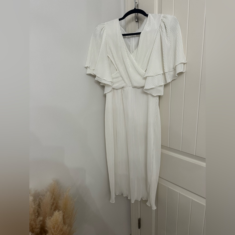SHEIN Privé Solid Butterfly Sleeve Fitted Dress